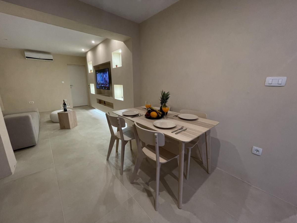 Cozy Apartment Matijas With Private Parking And Terrace Сплит Екстериор снимка