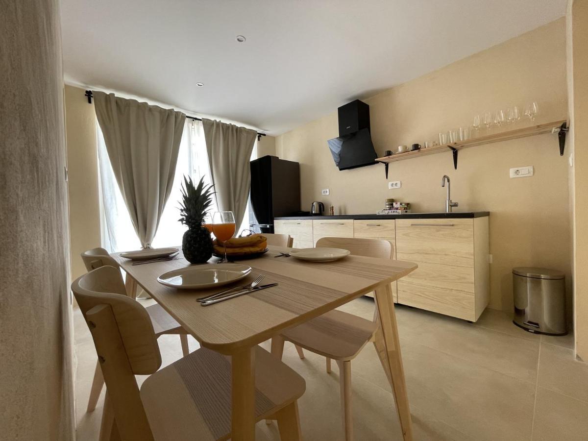 Cozy Apartment Matijas With Private Parking And Terrace Сплит Екстериор снимка