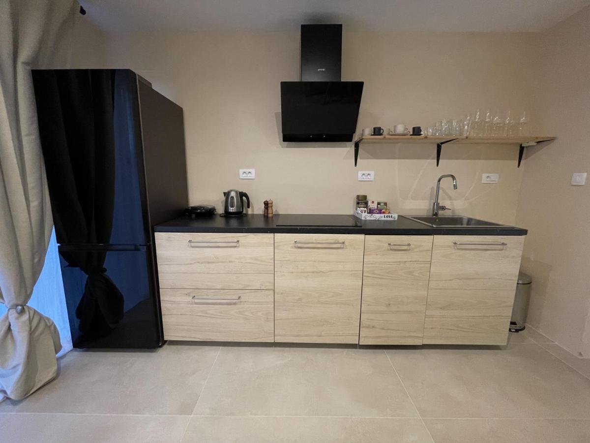 Cozy Apartment Matijas With Private Parking And Terrace Сплит Екстериор снимка